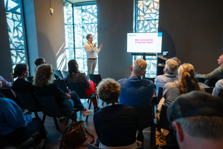 500 brieven aan programmacommissies: publieke inkoop op de agenda voor gemeenteraadsverkiezingen 2026